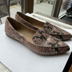 Steve Madden - Snakeskin Pattern Tan - Size 6.5 Flats